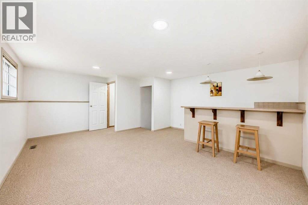 16 Martinridge Way Ne Property Photo 25