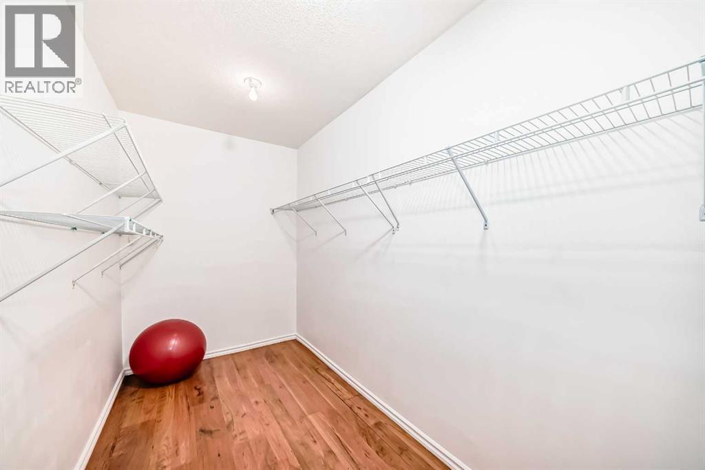 16 Martinridge Way Ne Property Photo 29