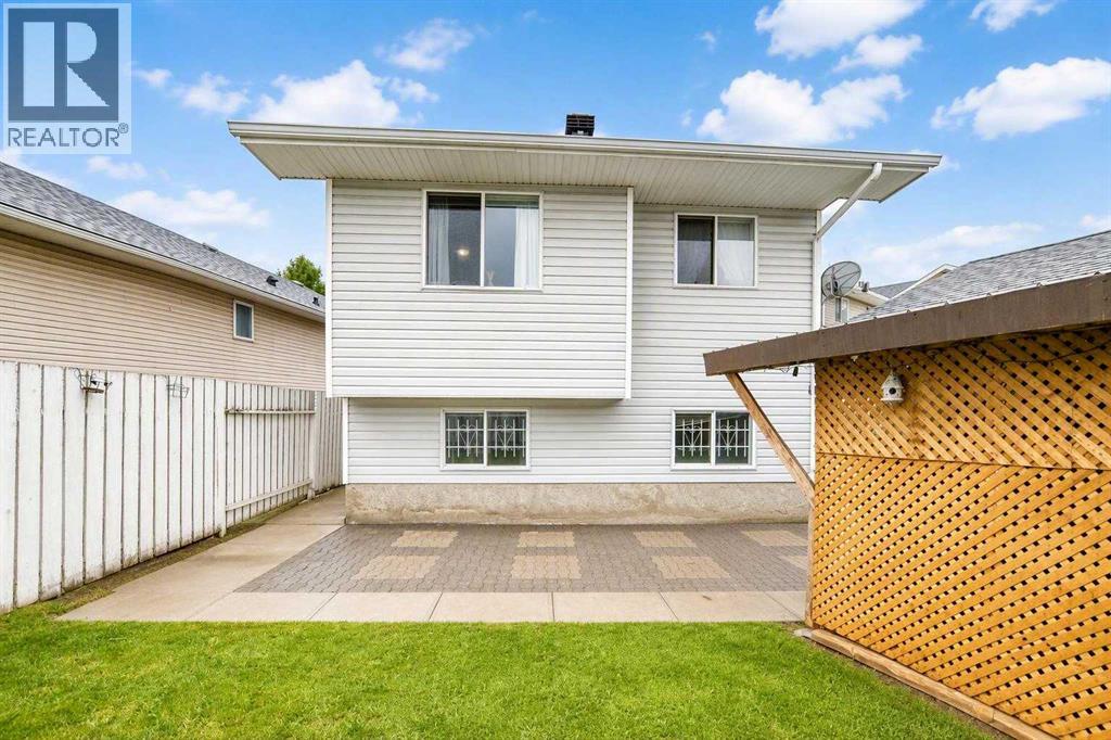 16 Martinridge Way Ne Property Photo 34