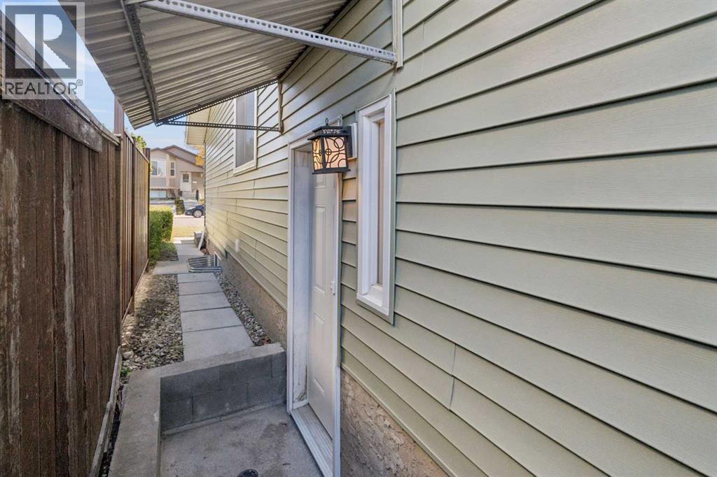 76 Martindale Close Ne Property Photo 27