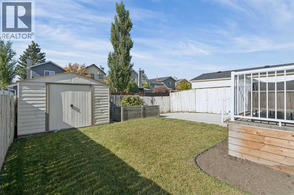 76 Martindale Close Ne Property Photo 38