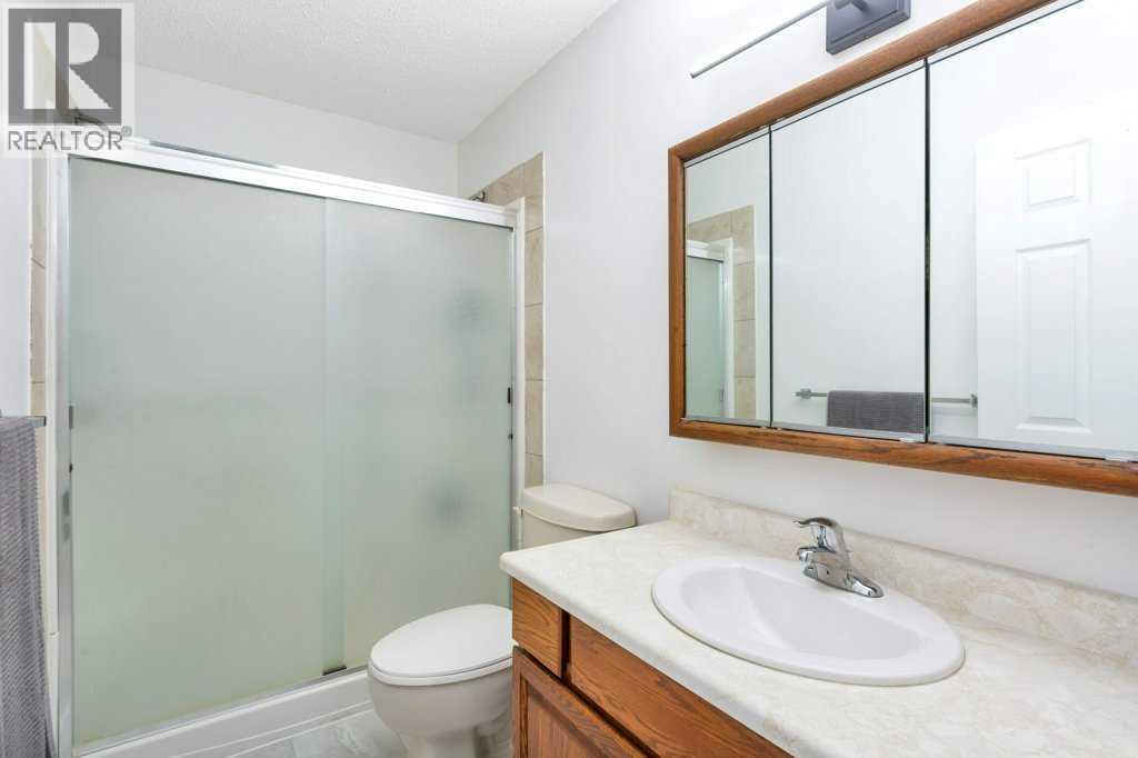 3 Goodacre Close Property Photo 14
