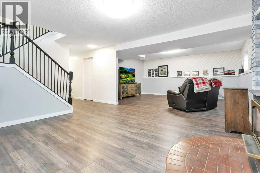 3 Goodacre Close Property Photo 23