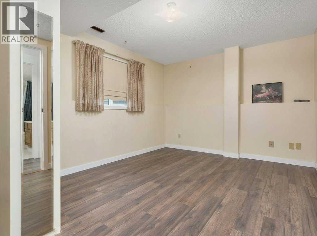3 Goodacre Close Property Photo 25