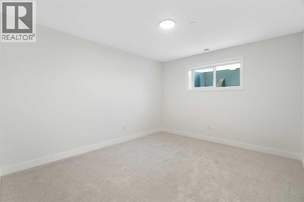 288 Muirfield Crescent Property Photo 37