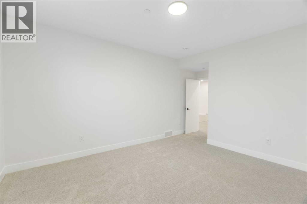 288 Muirfield Crescent Property Photo 38