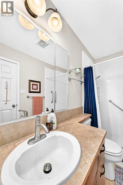 520 Couleesprings Crescent S Property Photo 19