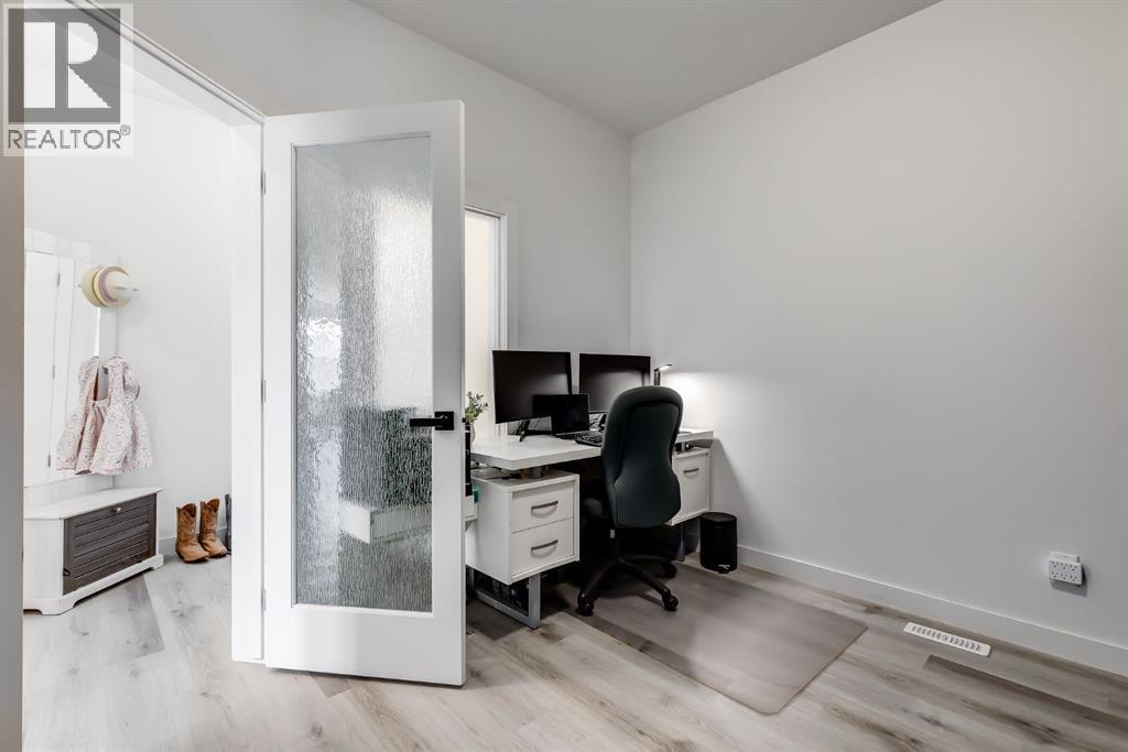 223 Chelsea Heath Property Photo 18