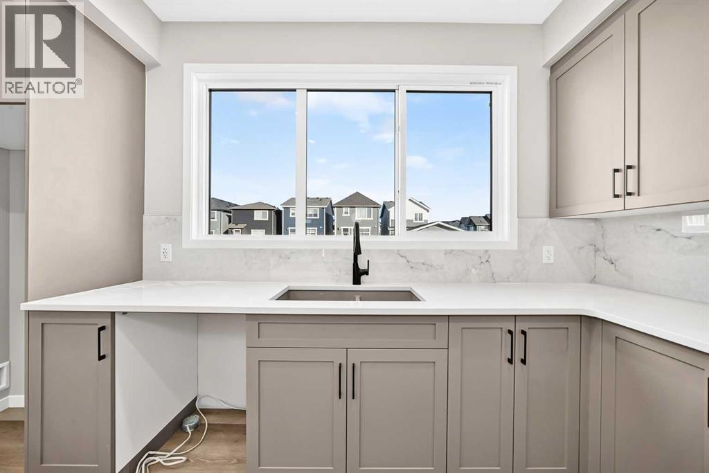 72 Mercado Road Se Property Photo 14