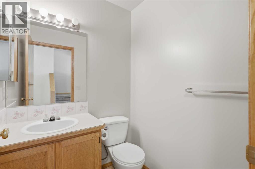 5414 45 Street Property Photo 11