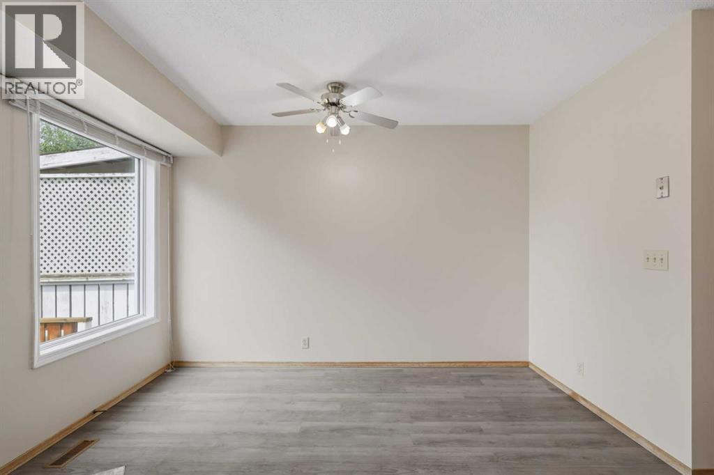 5414 45 Street Property Photo 12