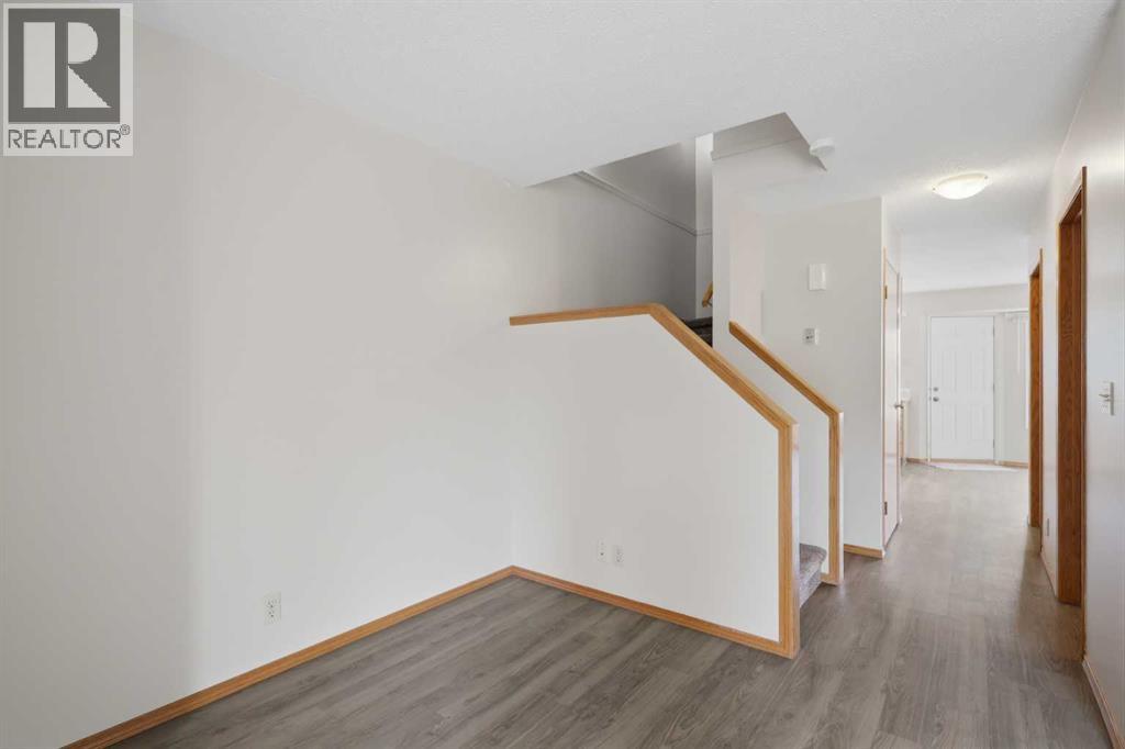 5414 45 Street Property Photo 13