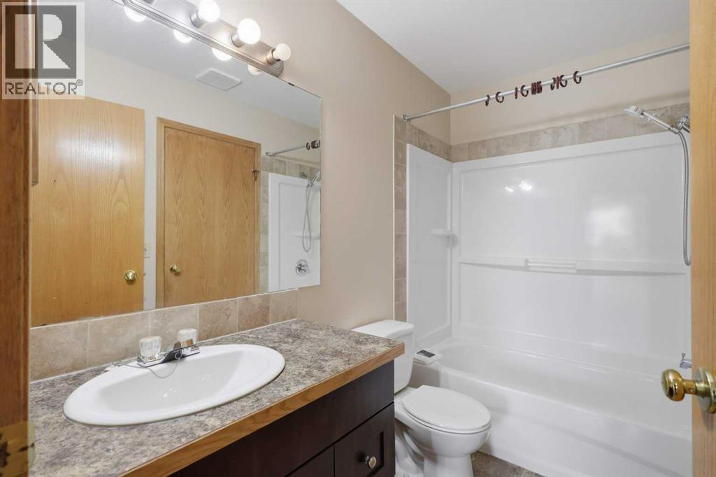 5414 45 Street Property Photo 18