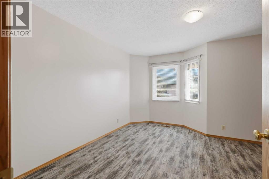 5414 45 Street Property Photo 22