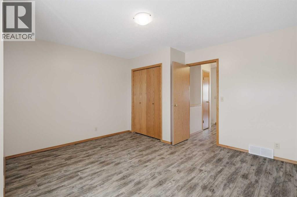 5414 45 Street Property Photo 23