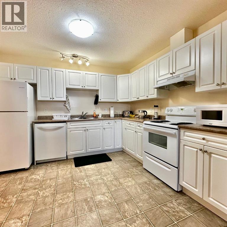 9508 99 Street Property Photo 2