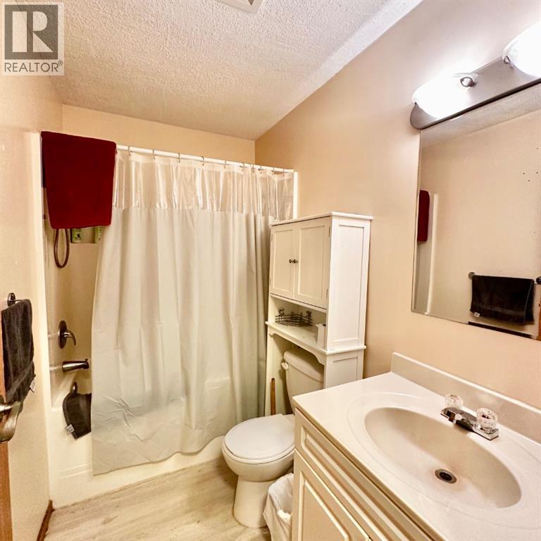 9508 99 Street Property Photo 8