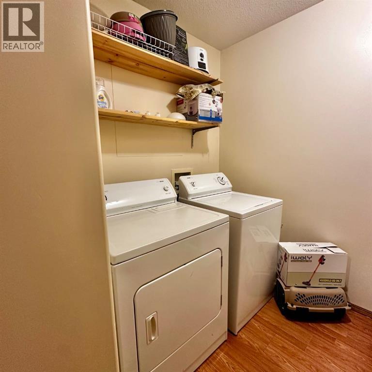 9508 99 Street Property Photo 9