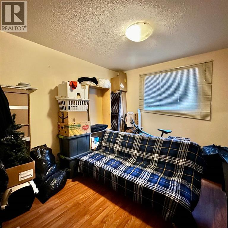 9508 99 Street Property Photo 11