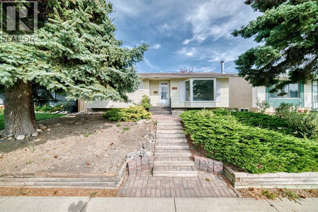 208 Penbrooke Way Se Property Photo 3