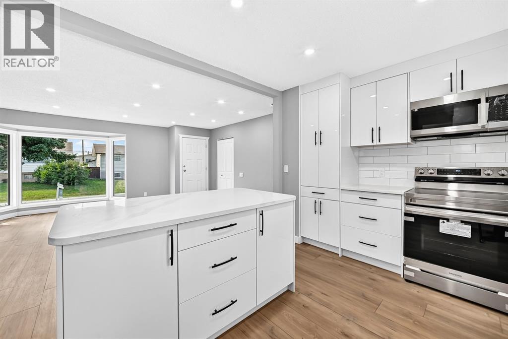 208 Penbrooke Way Se Property Photo 6