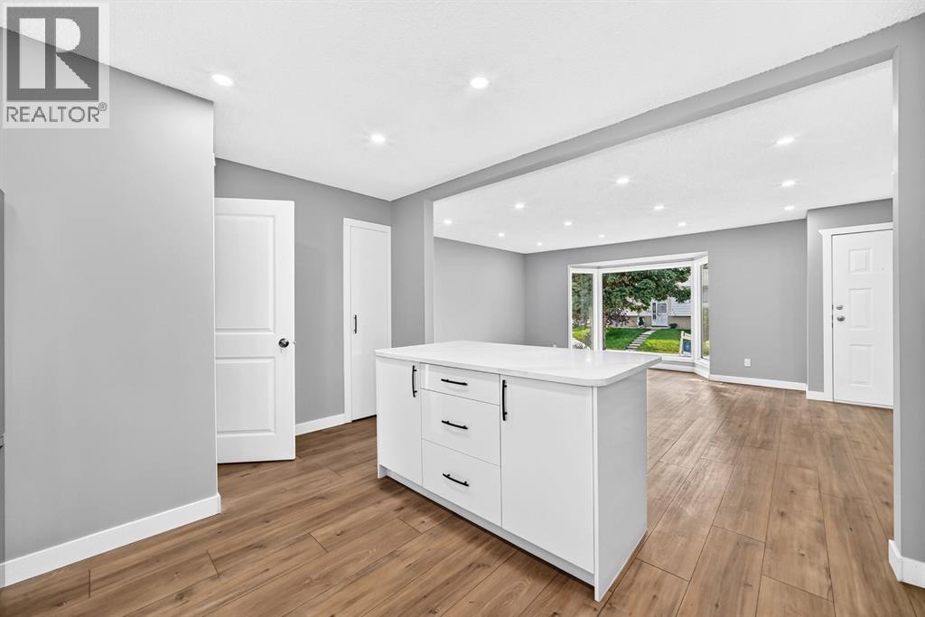 208 Penbrooke Way Se Property Photo 7
