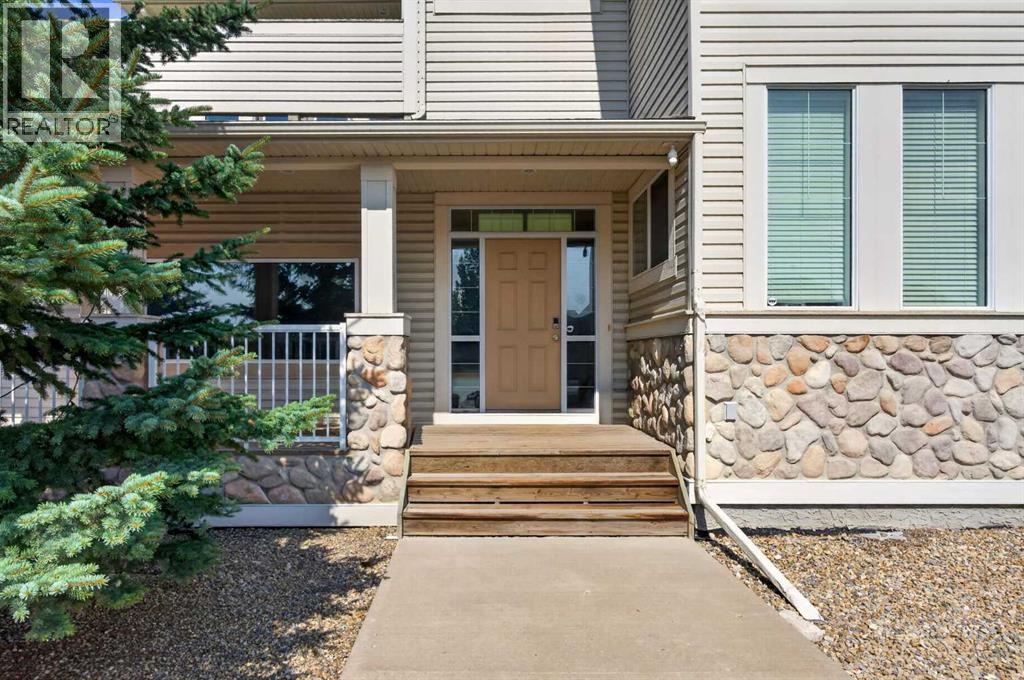 4 Sunset Square Property Photo 3