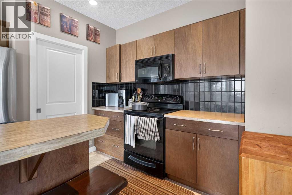 4 Sunset Square Property Photo 9