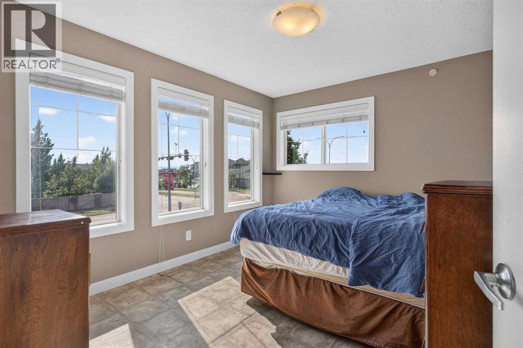 4 Sunset Square Property Photo 24