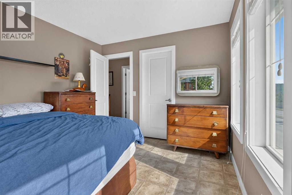 4 Sunset Square Property Photo 25