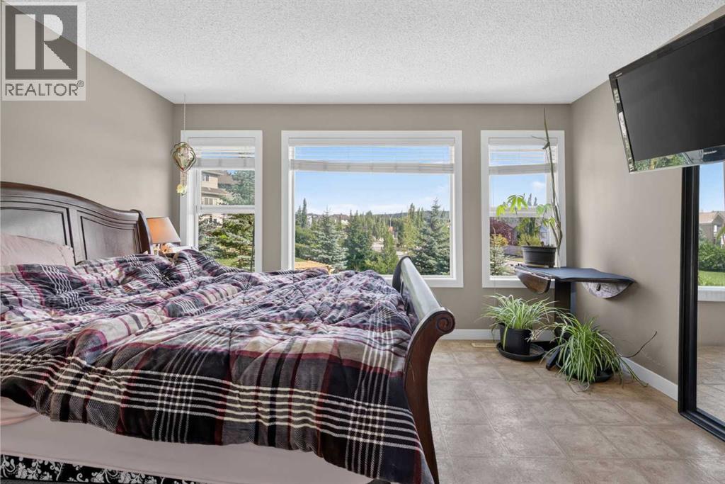 4 Sunset Square Property Photo 32