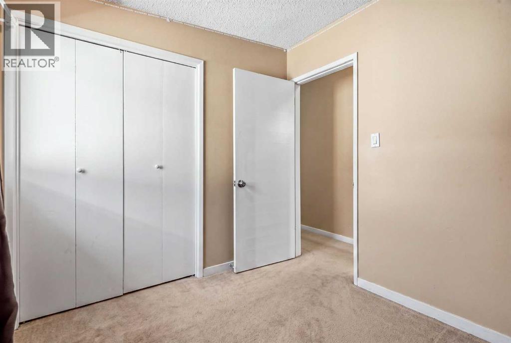 2615/2613 39 Street Se Property Photo 9