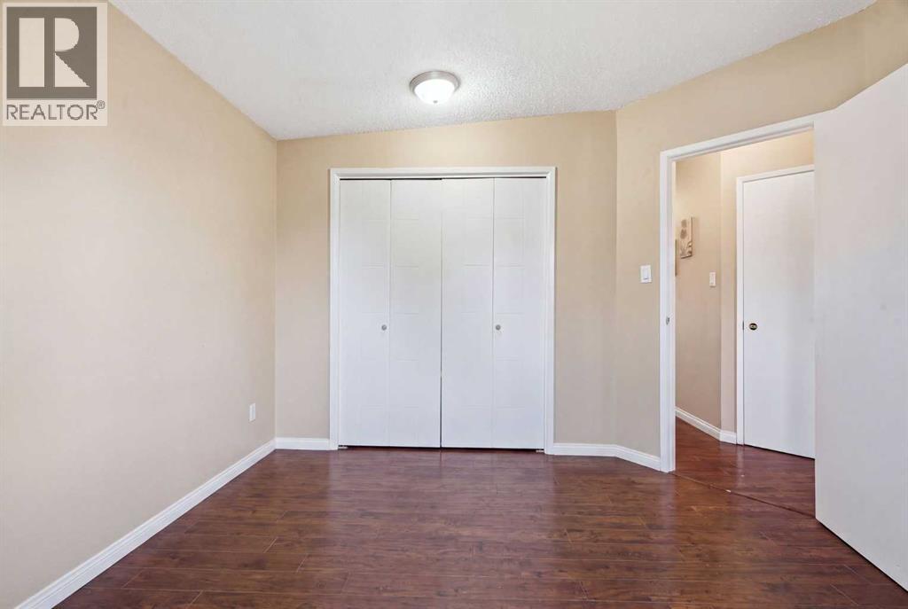 2615/2613 39 Street Se Property Photo 13