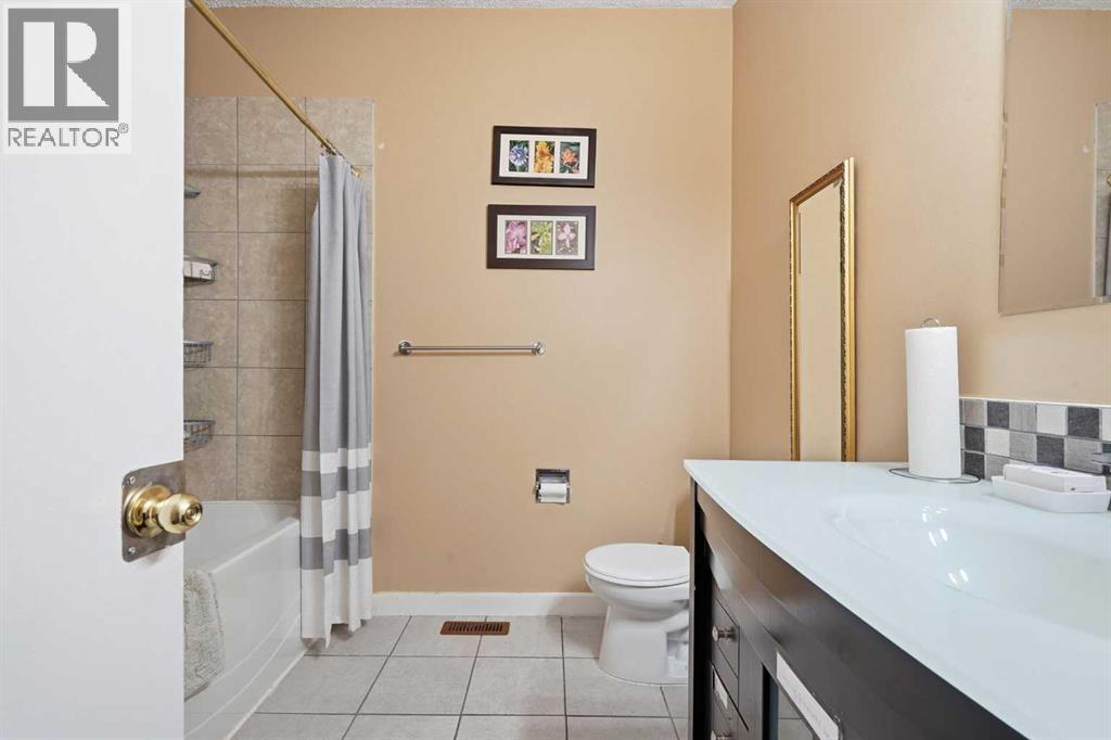 2615/2613 39 Street Se Property Photo 15