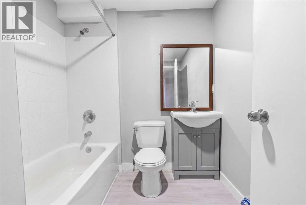 2615/2613 39 Street Se Property Photo 21