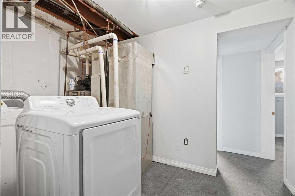 2615/2613 39 Street Se Property Photo 25