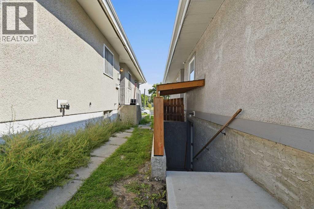 2615/2613 39 Street Se Property Photo 27