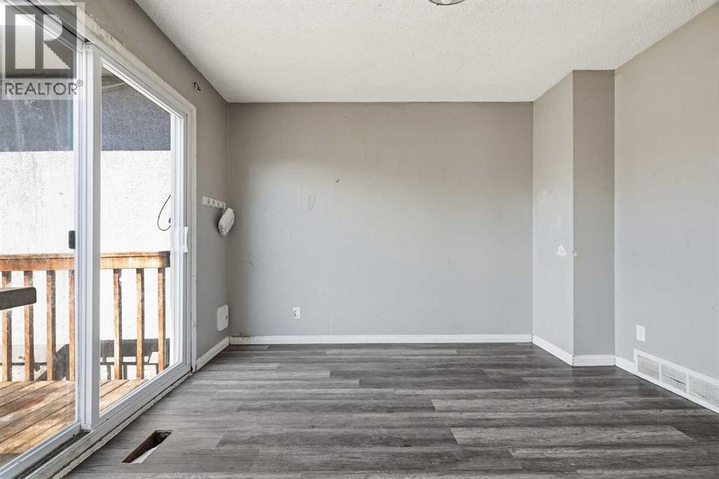2615/2613 39 Street Se Property Photo 33