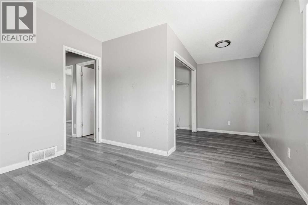 2615/2613 39 Street Se Property Photo 34