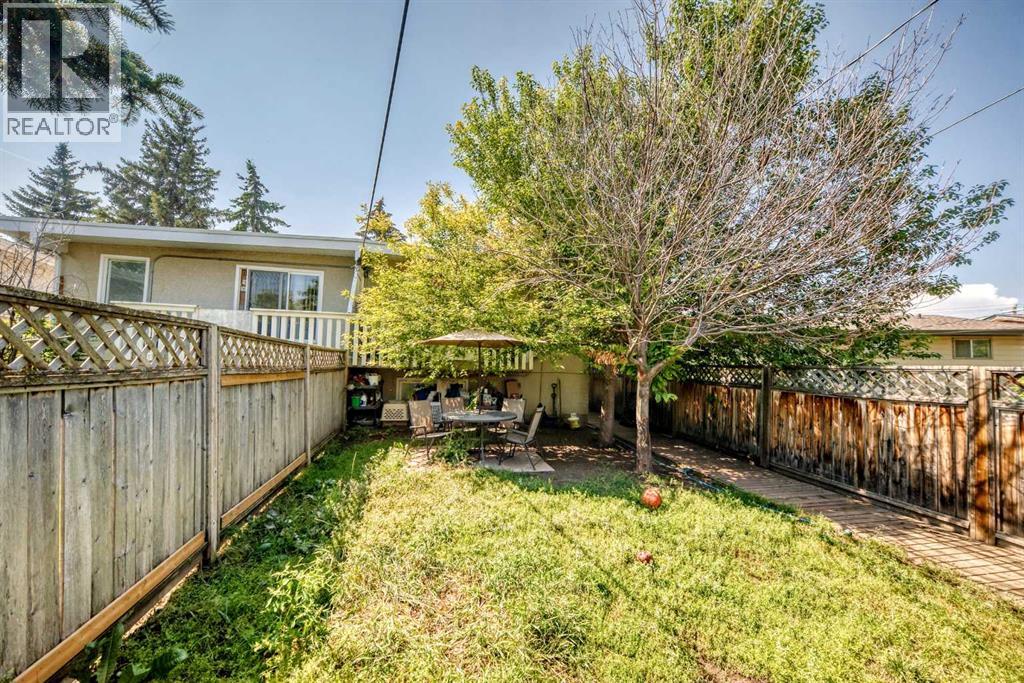 7726 & 7728 34 Avenue Nw Property Photo 3