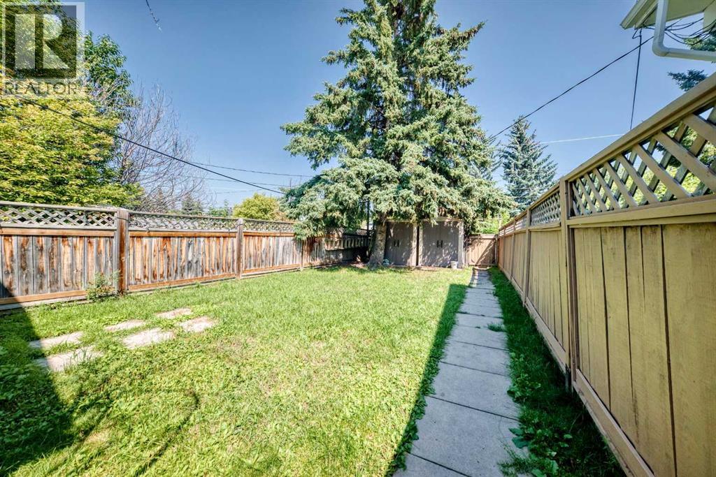 7726 & 7728 34 Avenue Nw Property Photo 8