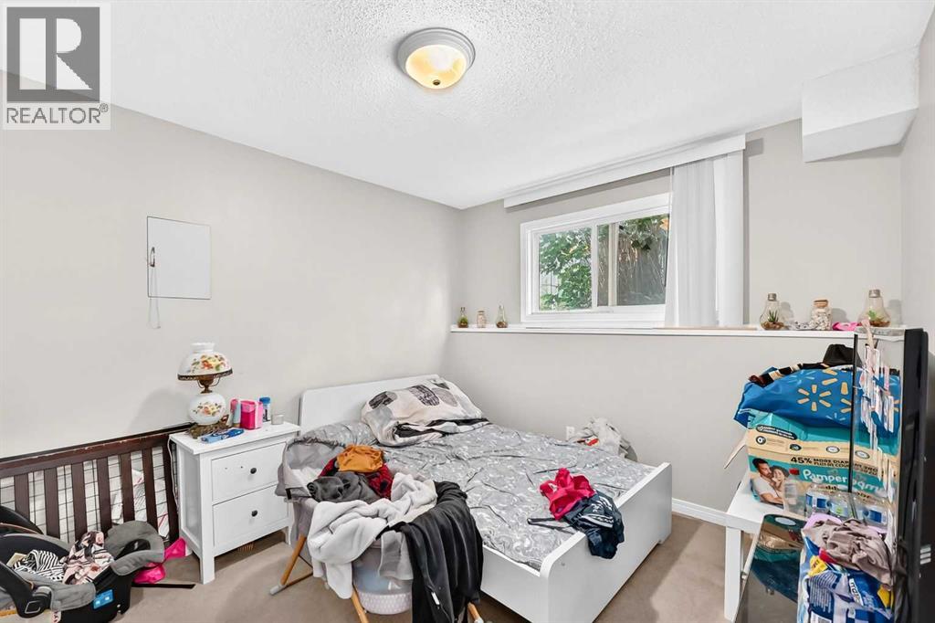 7726 & 7728 34 Avenue Nw Property Photo 27
