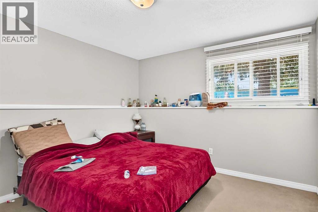 7726 & 7728 34 Avenue Nw Property Photo 28