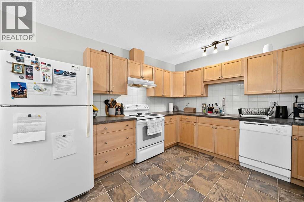 7726 & 7728 34 Avenue Nw Property Photo 30