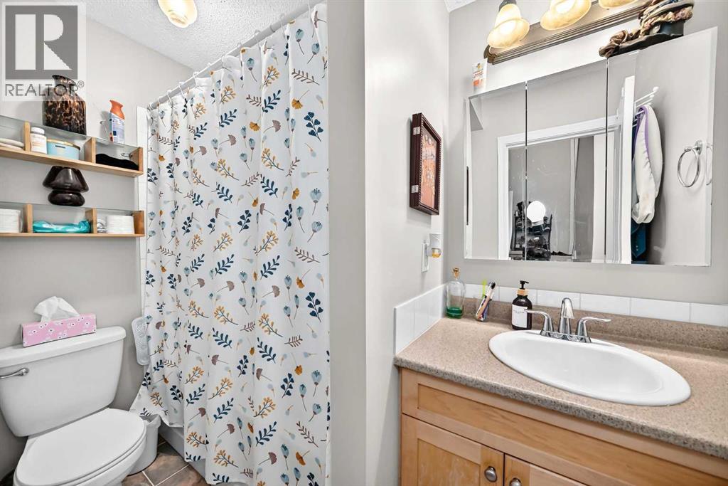 7726 & 7728 34 Avenue Nw Property Photo 33