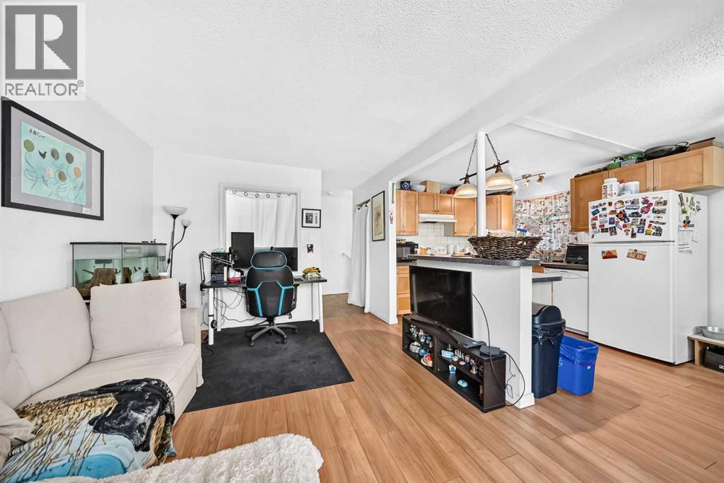 7726 & 7728 34 Avenue Nw Property Photo 40