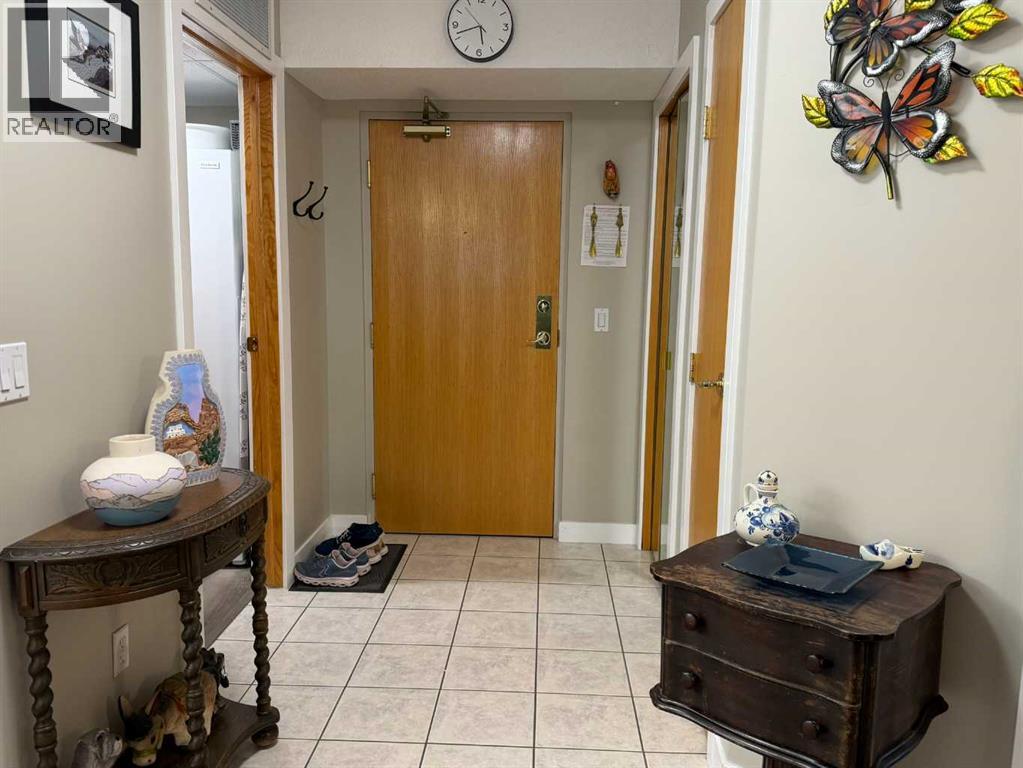 4805 45 Street Property Photo 2
