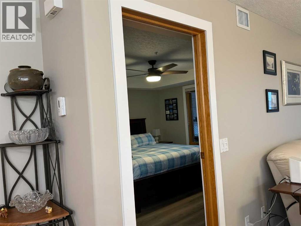 4805 45 Street Property Photo 10