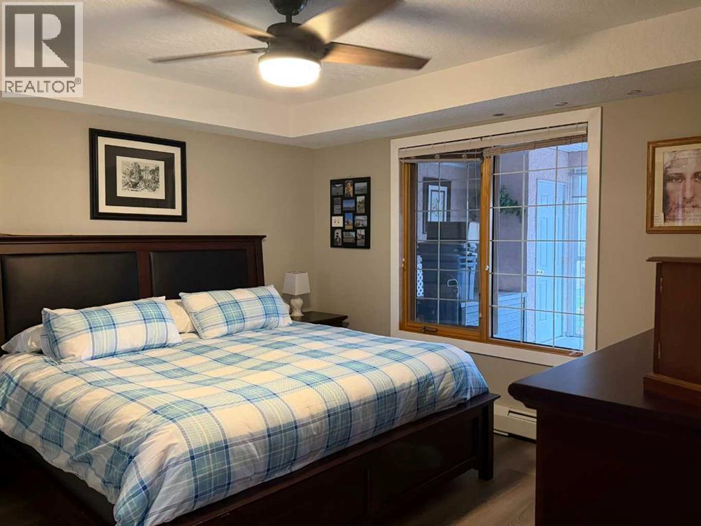 4805 45 Street Property Photo 11