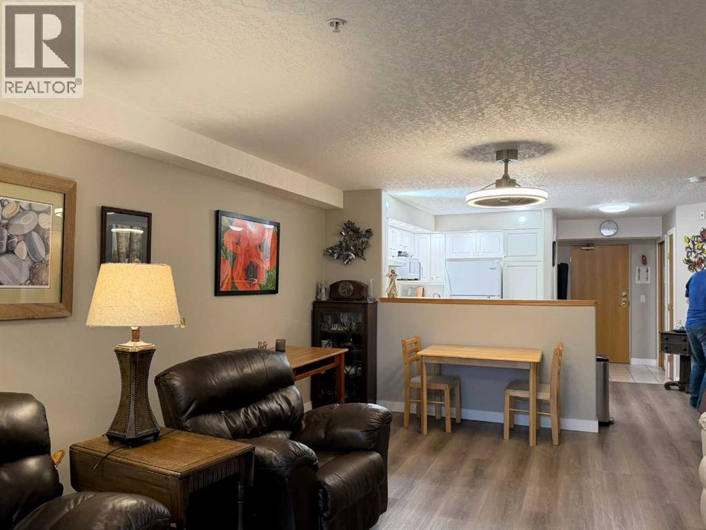 4805 45 Street Property Photo 21